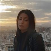 Hola soy Sonia una chica italiana que actualmente vive en alicante